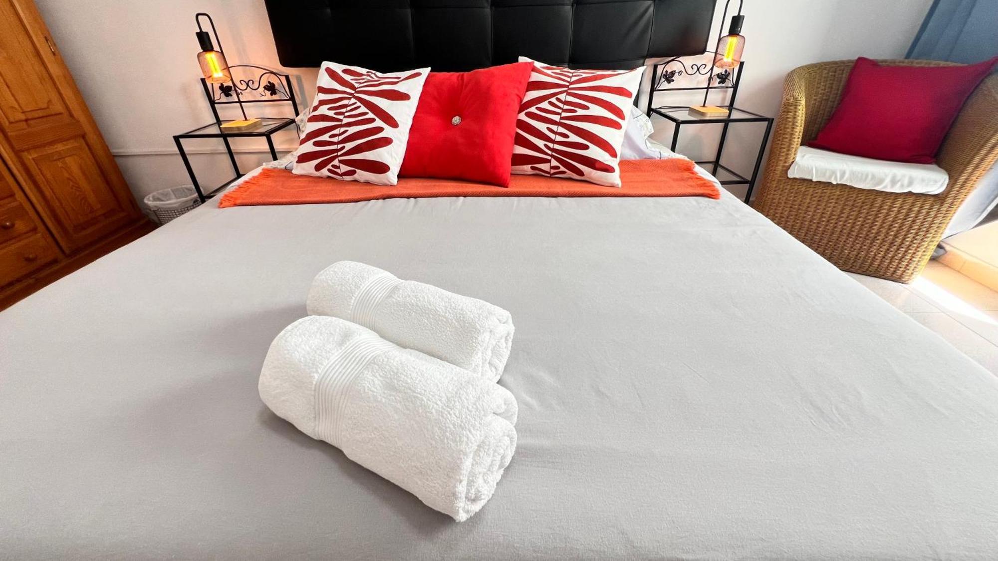 Alcamar Habitacion Privada Con Las Areas De Sala, Cocina Y Bano Que Se Comparten Cerca Al Mar! Alcala  Ngoại thất bức ảnh